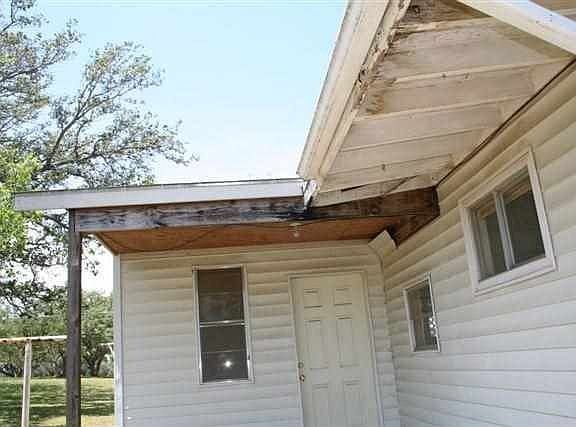 3rd image of 106 E Bluebriar Dr