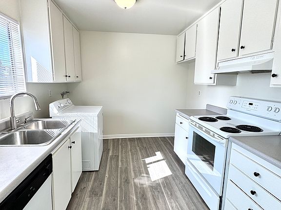 4th image of 2562 E Hayes Dr #2564