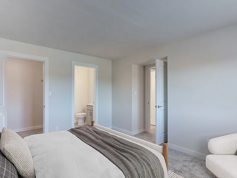 Golfview Apartments — Photo 42