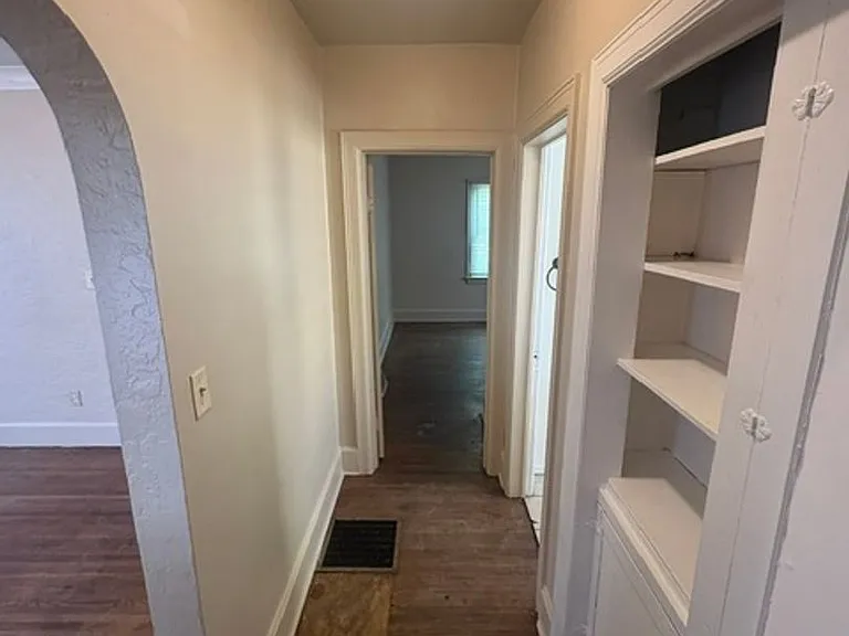 2207 N Ellis St — Photo 7