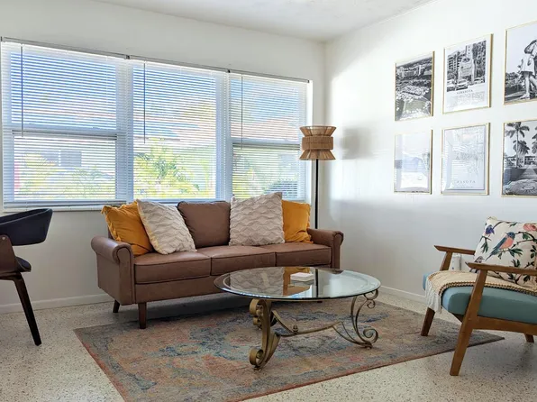 2846 W Tamiami Cir, Sarasota, FL 34234