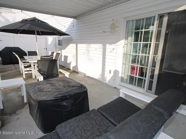 90 Levit Avenue image 22 of 36