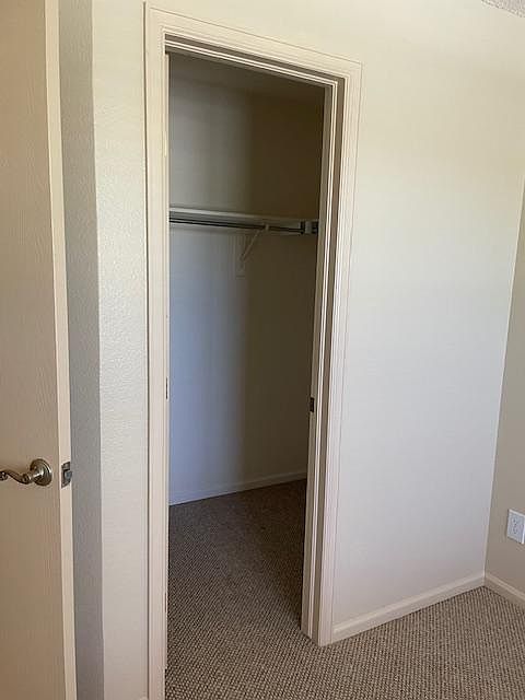 Walk in closet bedroom 2