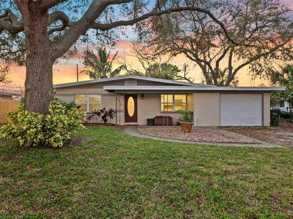 1023 Madison St, Largo, FL 33770