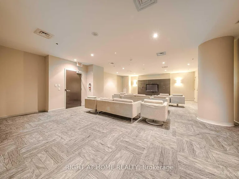 231 Fort York Blvd #1807 — Photo 31