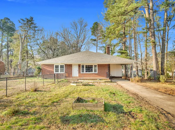 1249 Oakridge Ave, Henderson, NC 27536