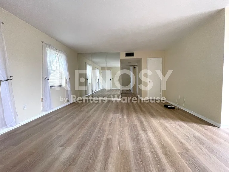 1130 Rue Des Chateaux #2A — Photo 3