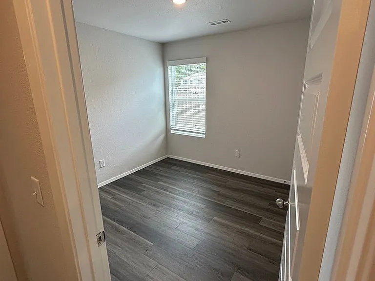 3212 E Jacob Ln — Photo 8
