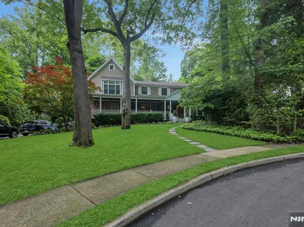 245 Allison Ct, Englewood, NJ 07631