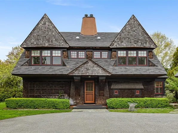 25 Walnut St, Jamestown, RI 02835