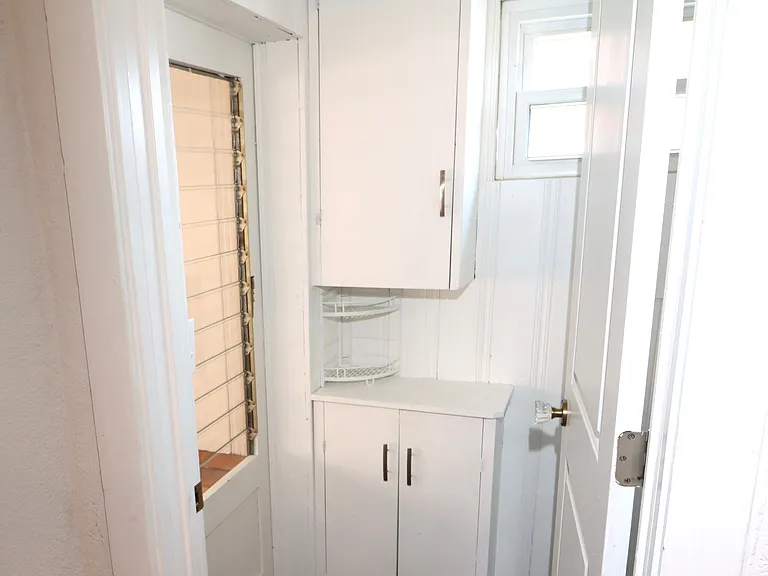 120 S Court St — Photo 14