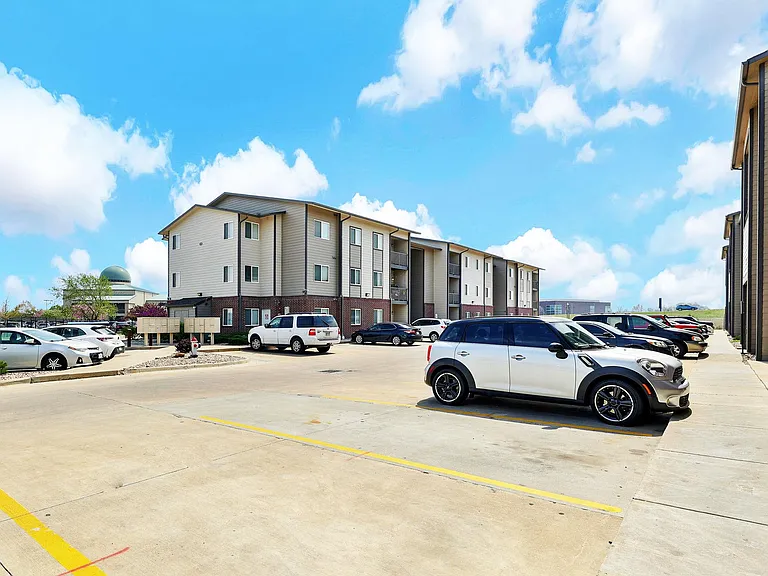 The Flats at Chisholm Creek — Photo 18