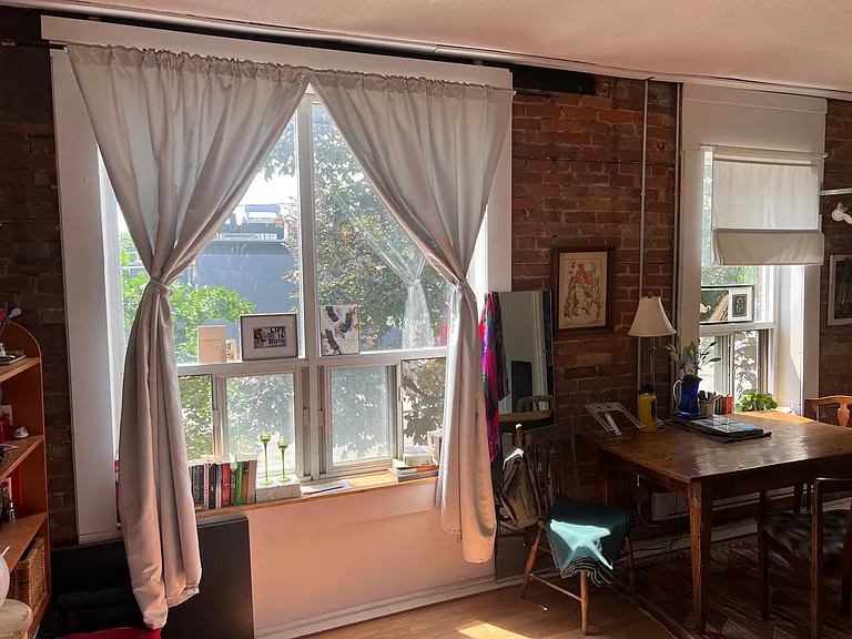 225 Gladstone Ave — Photo 71