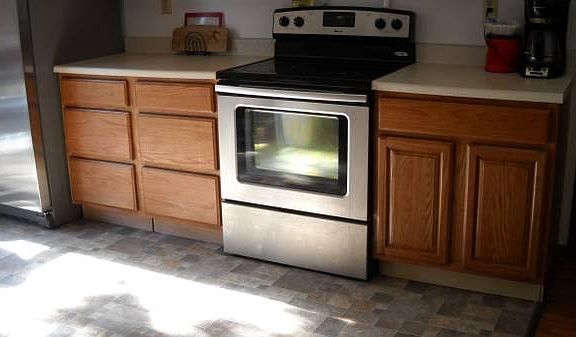 5th image of 306 E College St