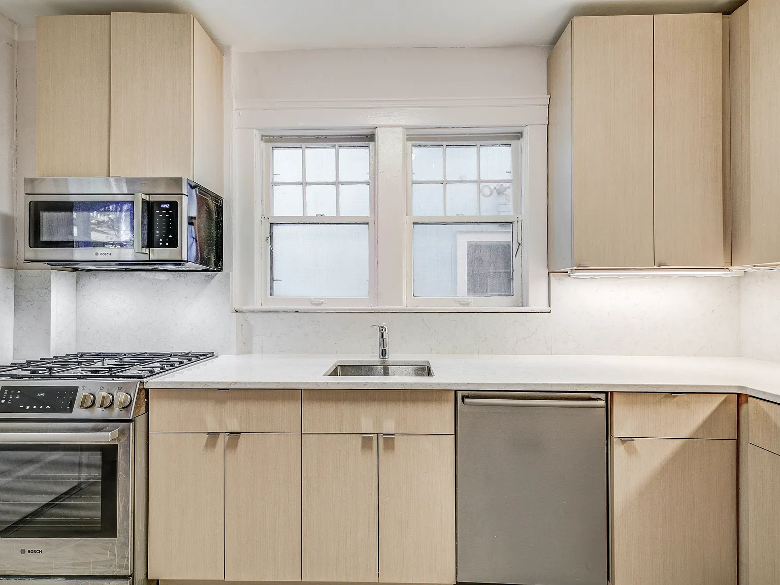 6 bed, 1260 sqft, $8,195 — Photo 3