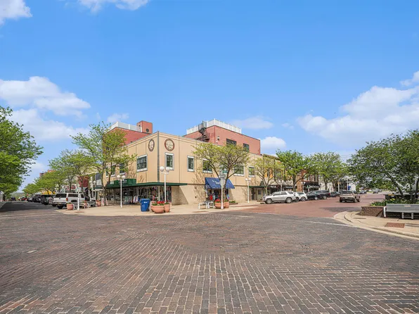 327 State St, Saint Joseph, MI 49085