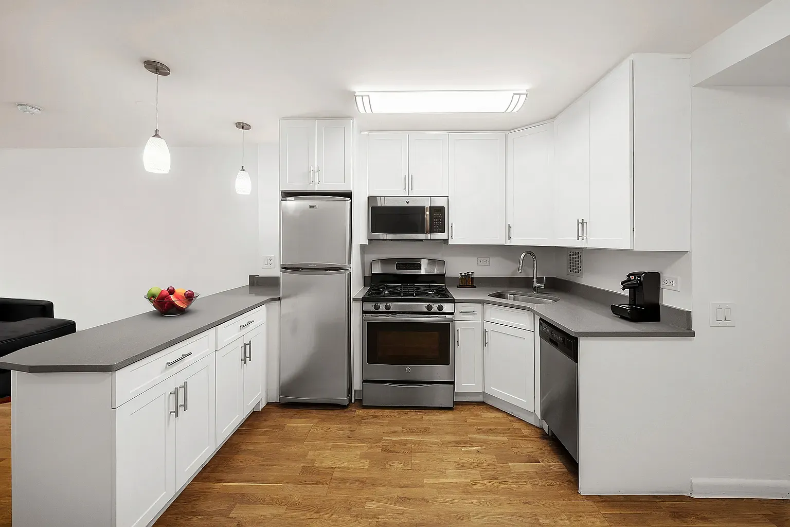 395 South End Avenue — Photo 4
