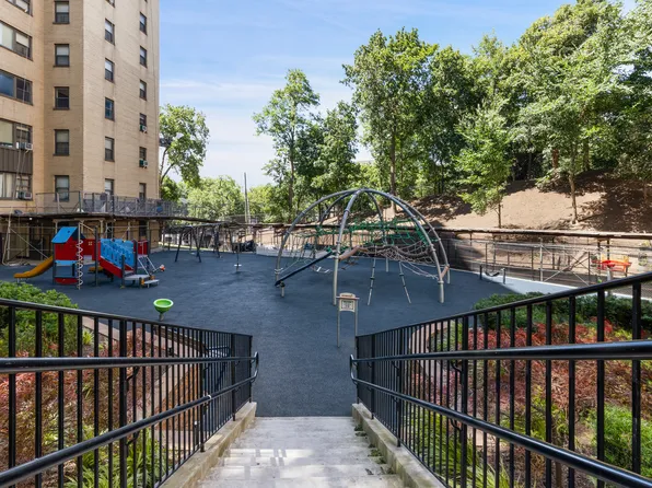 1 Fordham Hill Oval image 43 of 43