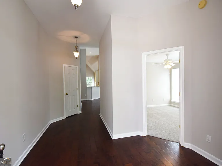 208 Turnbridge Cir — Photo 3