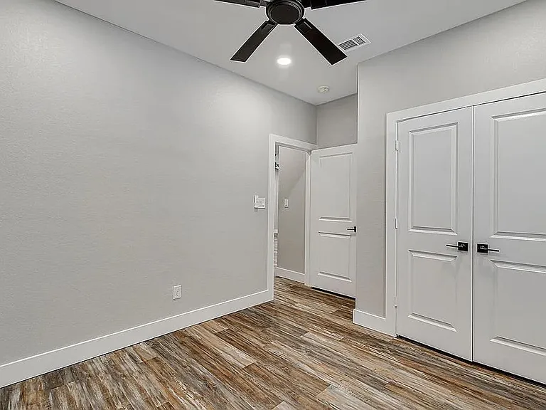91 Live Oak St — Photo 13