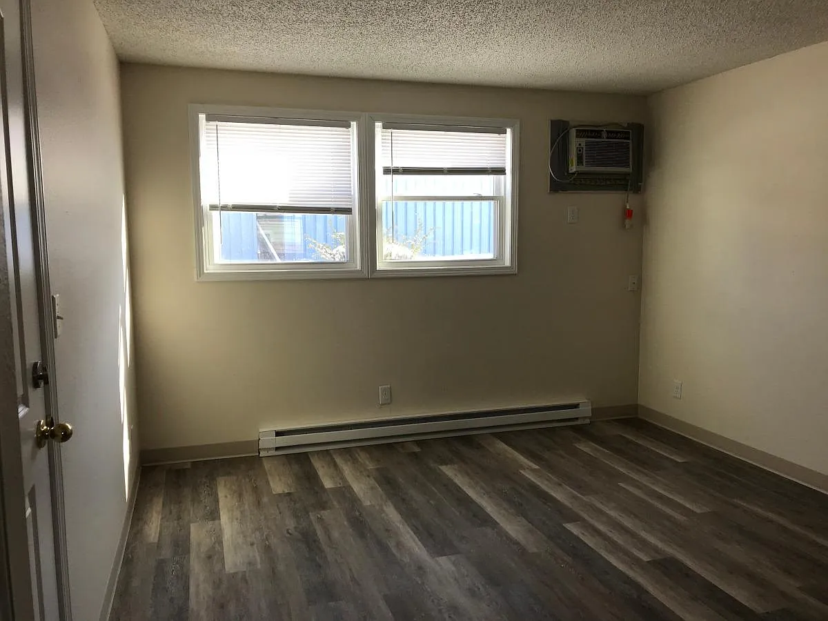 Building Photo - 4713 Toronto St #4