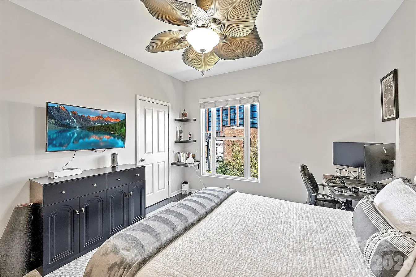 3 bed, 1380 sqft, $3,200 — Photo 3