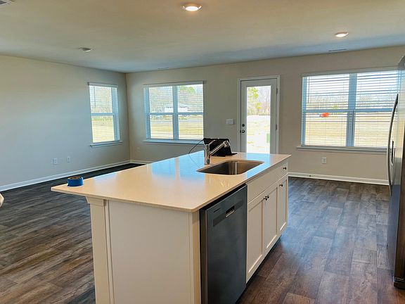 5th image of 175 Seymour Village Dr #175