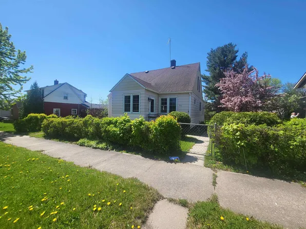 111 E Nebraska Ave, Gilbert, MN 55741