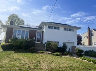 1294 Poplar St, Bellmore, NY 11710