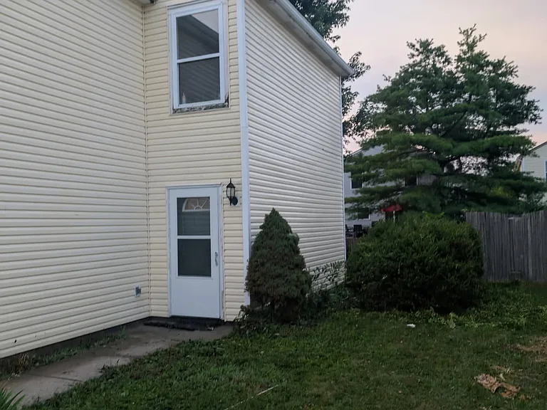 10960 Glenayr Dr — Photo 5