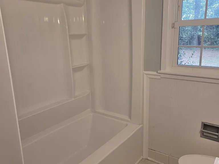 906 Orchard Dr — Photo 4