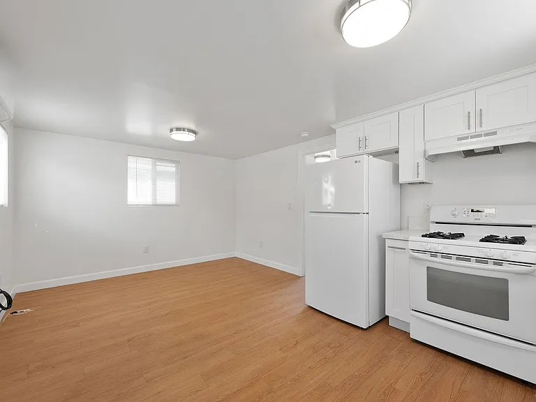 117 S Hayes Ave #C — Photo 4