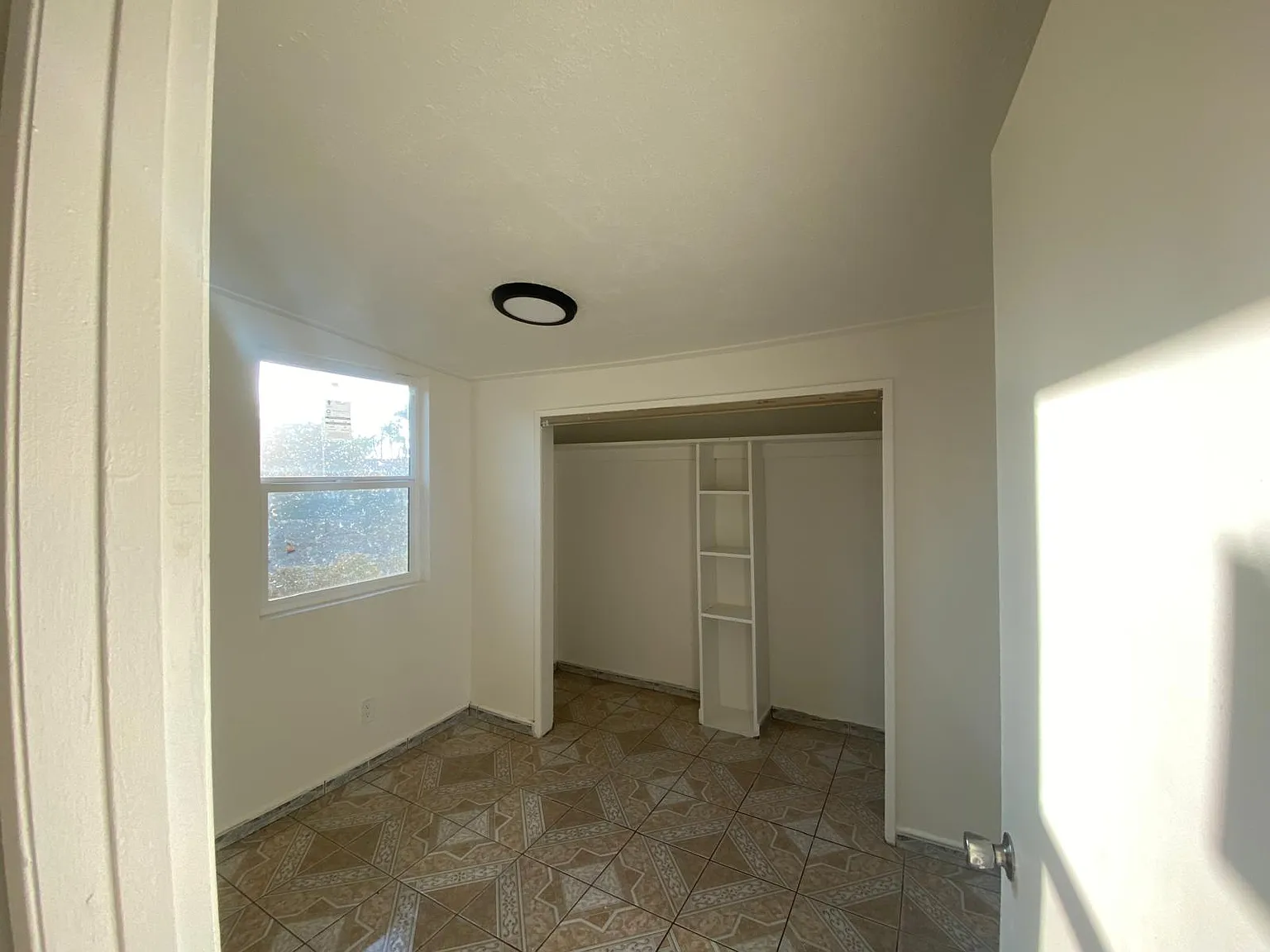2 bed, 880 sqft, $1,990 — Photo 4