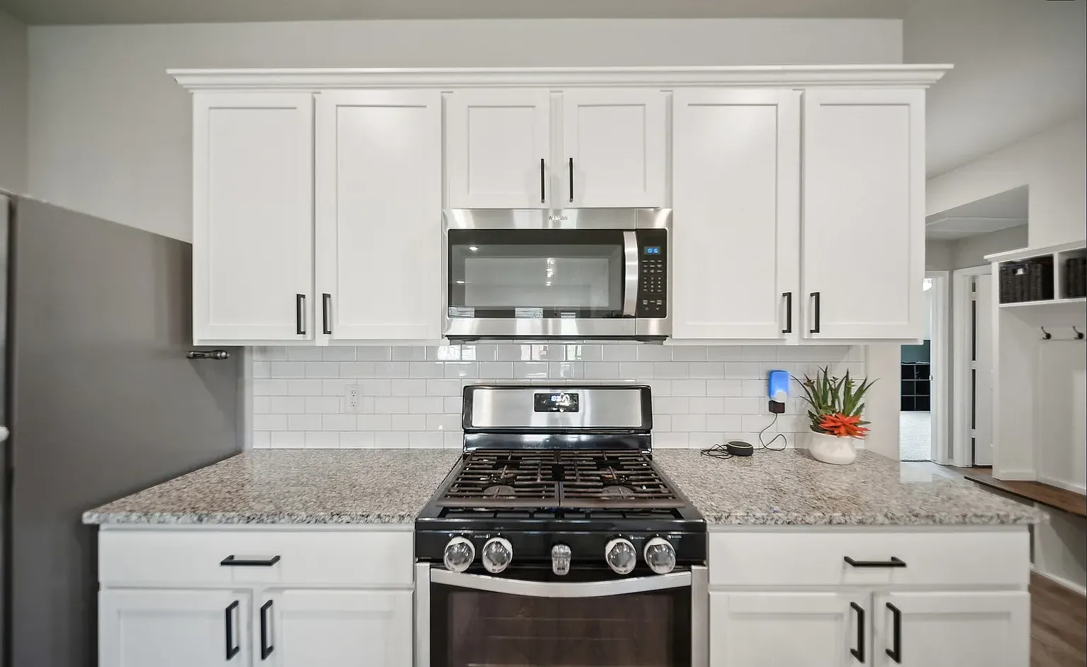4 bed, 2063 sqft, $2,400 — Photo 4