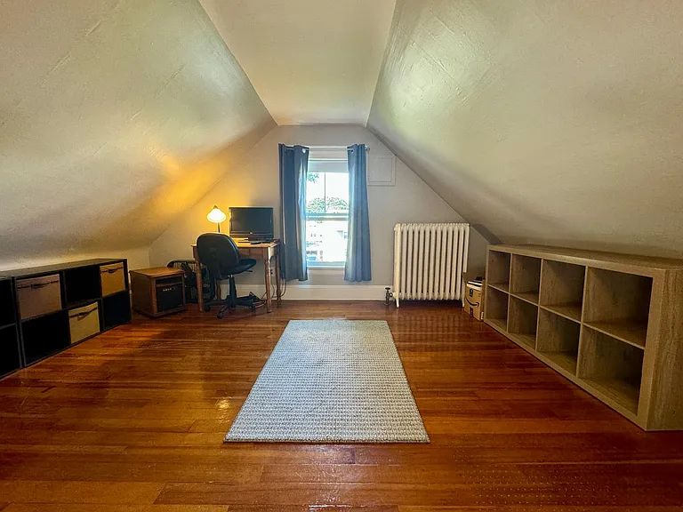 286 Pine St — Photo 16