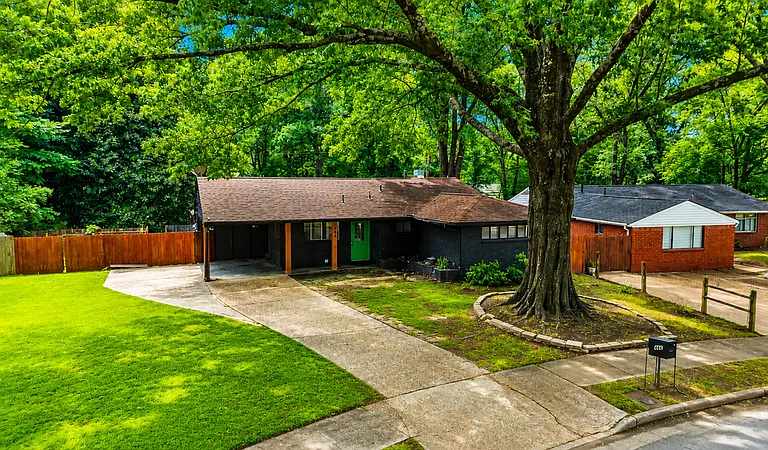449 Green Acres Rd — Photo 1