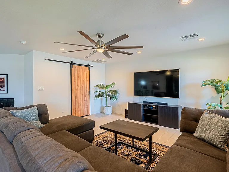 231 E Sesame Cir — Photo 6