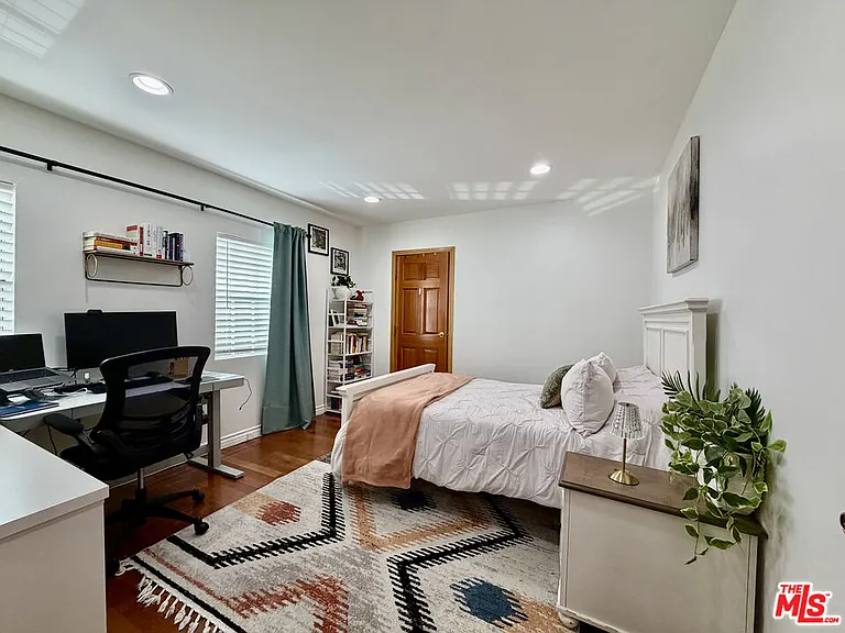 7764 Fountain Ave — Photo 11