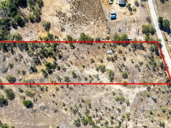 728 County Road 315, Stockdale, TX 78160