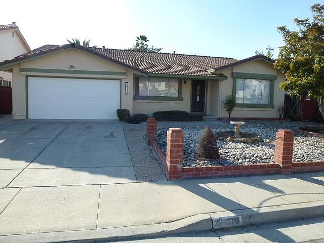 1st image of 2479 Glen Angus Way