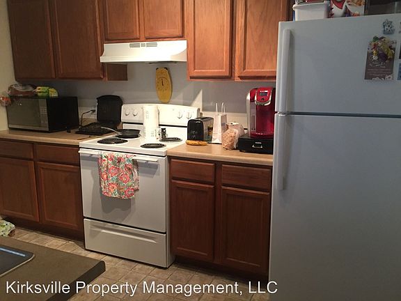 3rd image of 307 S First St APT D
