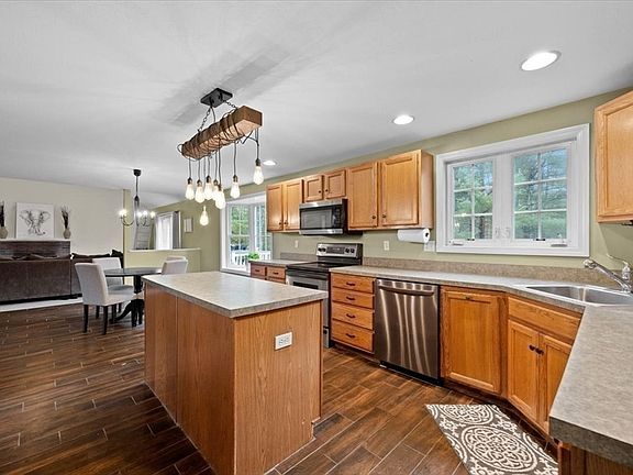 5th image of 56 Sherwood Ln