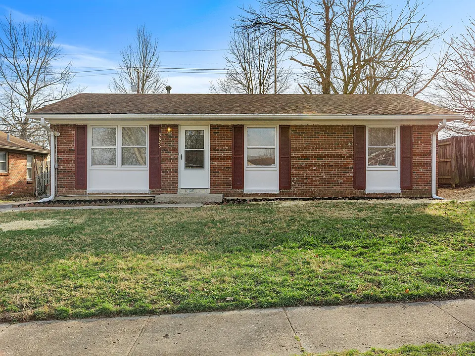 3633 King Arthur Dr