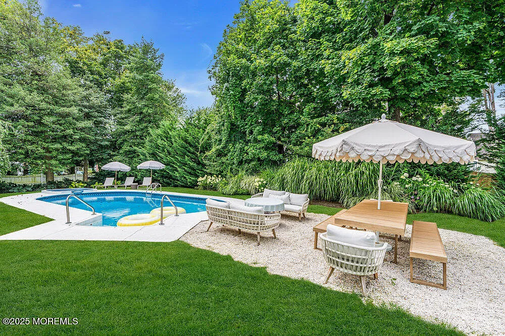 7 bed, 4.5 bath, $25,000 — Photo 3