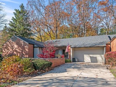 1040 Stratford Pl, Bloomfield Hills, MI, 48304