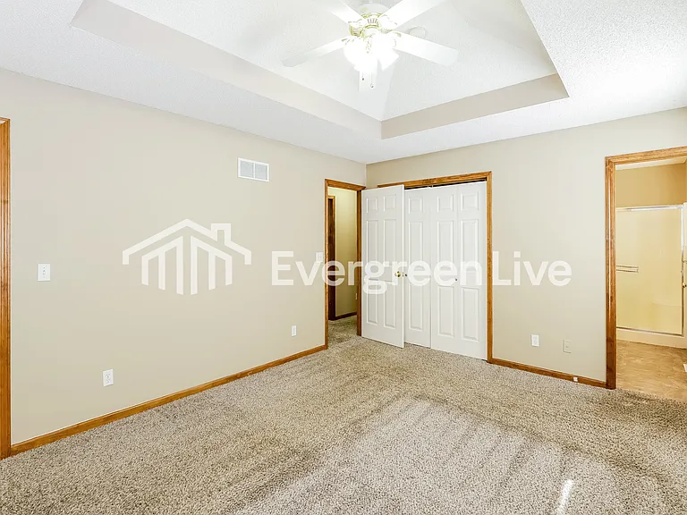11024 N Kenwood Ave — Photo 6