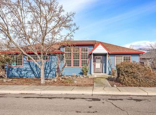 147 Mountain View Dr, Ashland, OR 97520