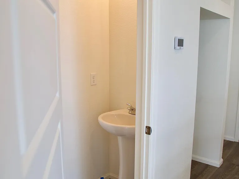 Power Bath - First Floor
