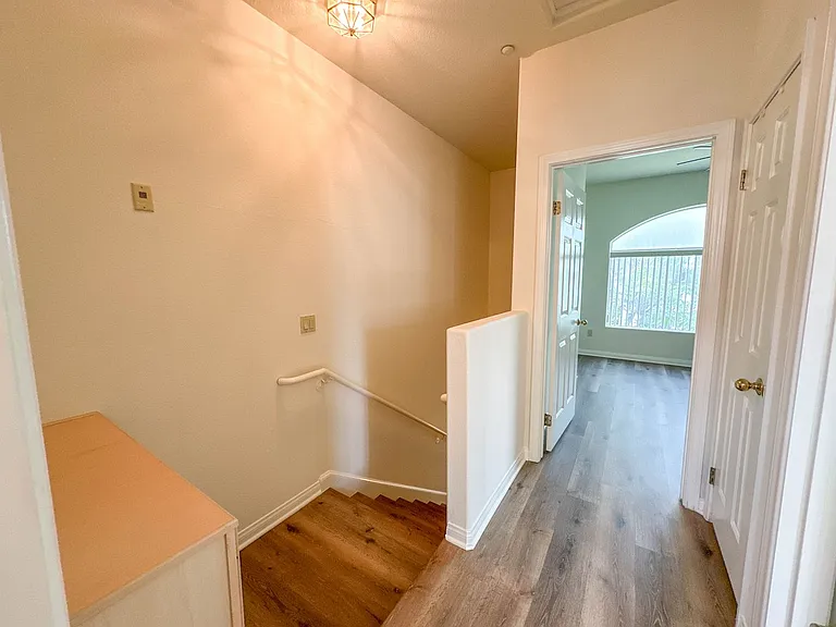427 W Doran St #106 — Photo 9