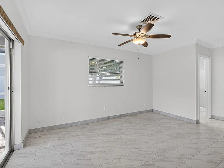 937 Banyan Dr — Photo 12
